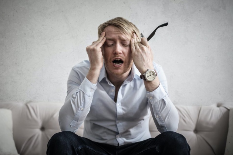 7 привычек, которые усиливают тревожность — и как их поменять